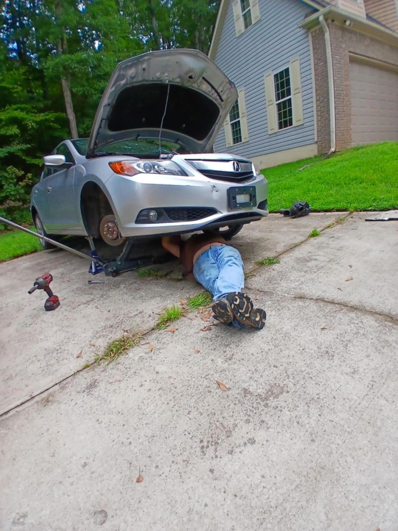 Mobile mechanic on-site repair